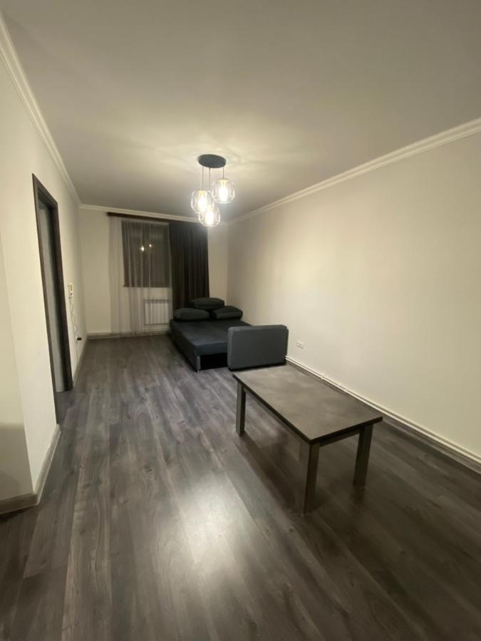 2 Cosy Apartment In Townhouse Near Airport Evn Geghanist  Екстер'єр фото